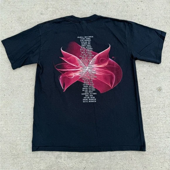 Vintage 2004 Dolly Parton Tour Tee - Picture 2 of 6